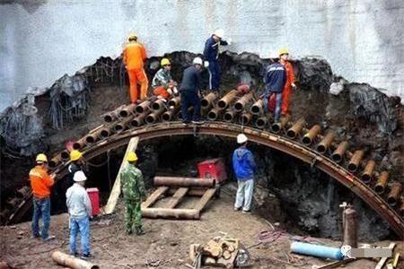 肥城隧道钢花管支护案例